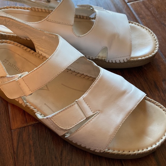 Naturalizer White Sandals 11 - Picture 10 of 11